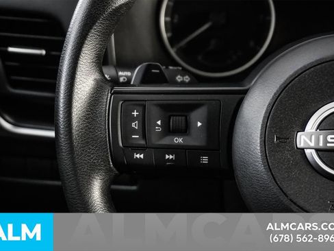 Used 2024 Nissan Rogue SV image 25