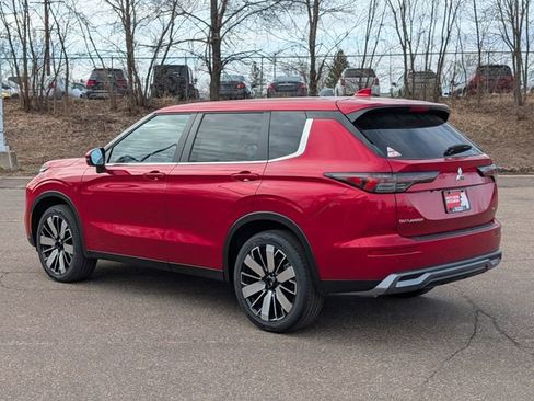 New 2026 Mitsubishi Outlander SE AWD/4WD image 2