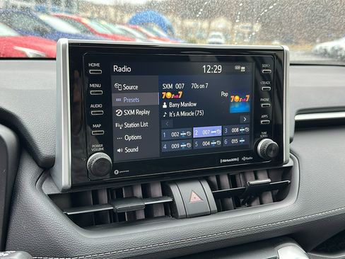 Used 2021 Toyota RAV4 XLE w/ Convenience Package image 16