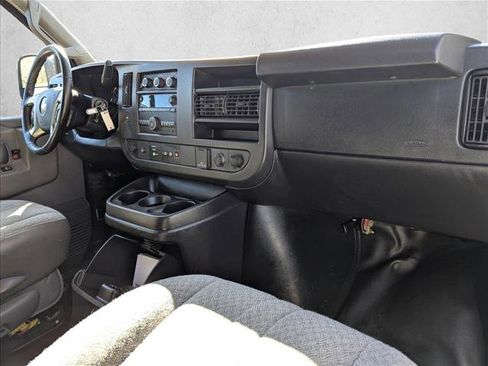 Used 2018 Chevrolet Express 2500 w/ Driver Convenience Package image 22