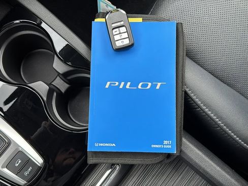 Used 2017 Honda Pilot Elite image 42