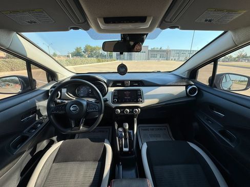 Used 2022 Nissan Versa SV FWD image 35