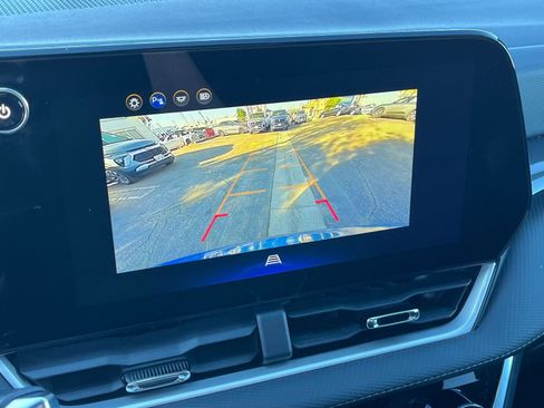 Used 2025 Chevrolet Equinox LT image 17