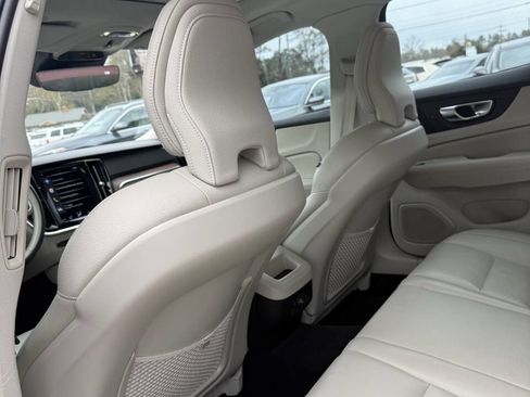 Used 2019 Volvo S60 T6 Momentum image 6