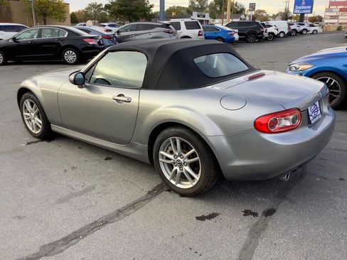 Used 2009 MAZDA MX-5 Miata Sport image 13