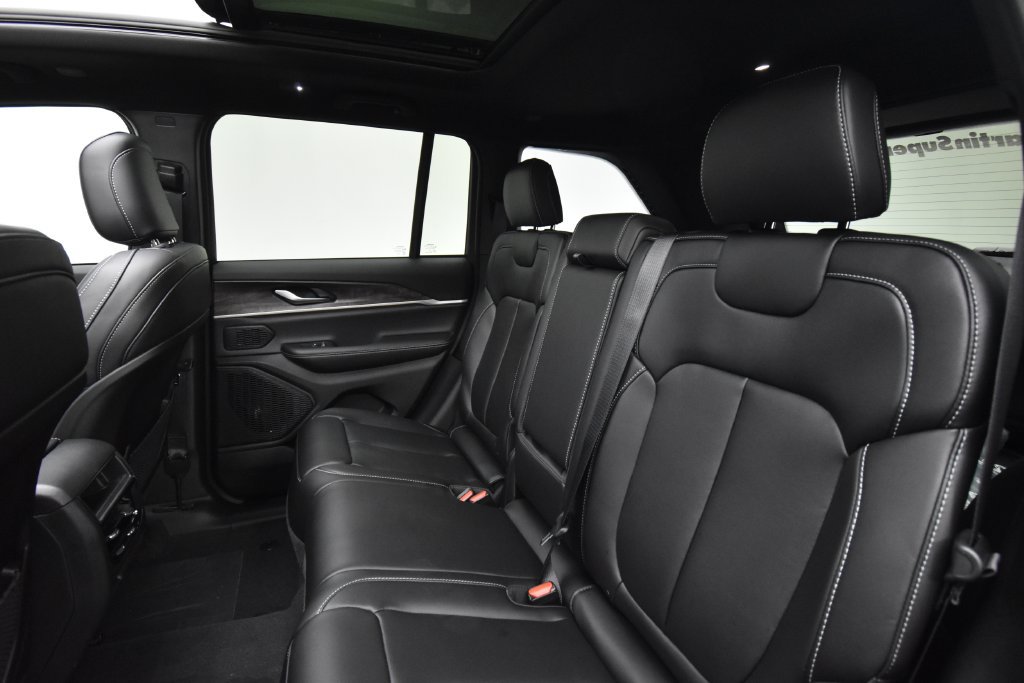 New 2027 Jeep Grand Cherokee Limited AWD/4WD image 37