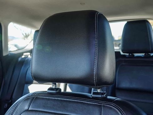 Used 2017 Ford C-MAX Energi Titanium image 25