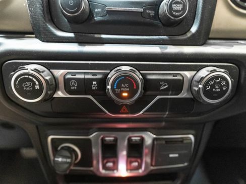 Used 2019 Jeep Wrangler Sport AWD/4WD image 24