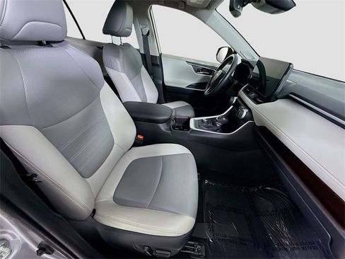 Used 2024 Toyota RAV4 Limited image 28