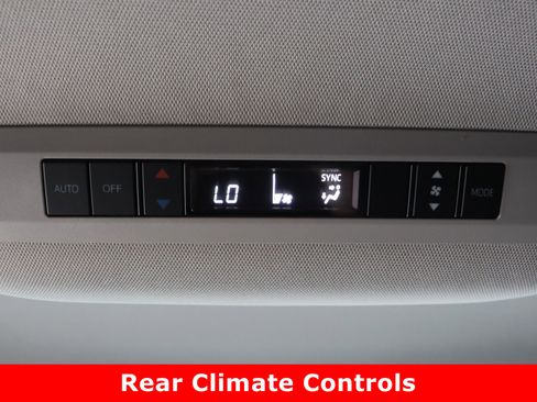 Certified 2025 Toyota Sienna LE image 28