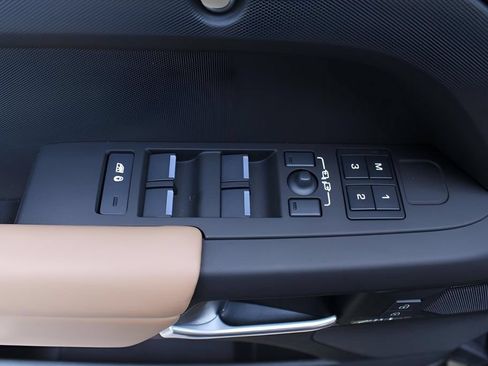 New 2025 Land Rover Defender 110 S AWD/4WD image 10