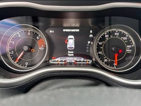 Used 2016 Jeep Cherokee Limited FWD image 7