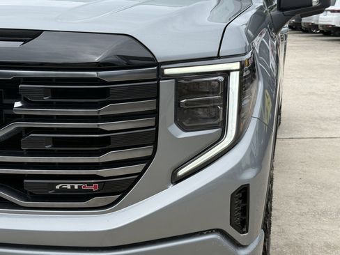 Used 2025 GMC Sierra 1500 AT4 image 11