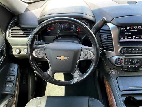 Used 2019 Chevrolet Suburban Premier image 5