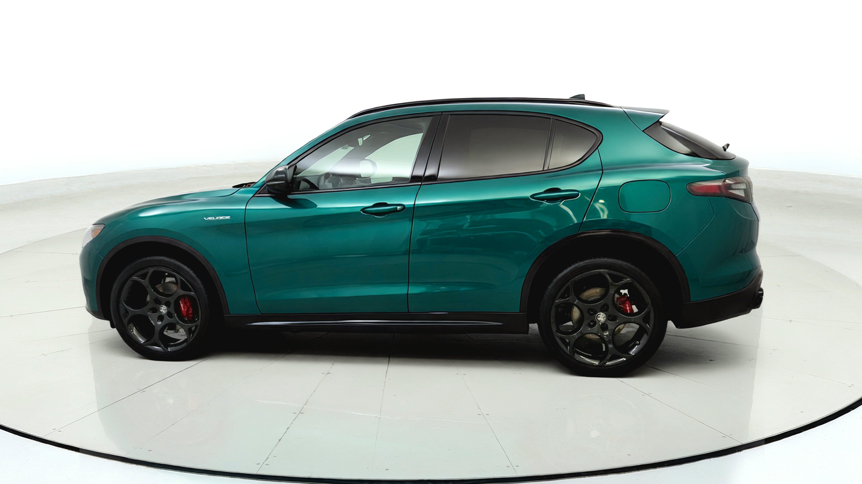 New 2026 Alfa Romeo Stelvio Sprint AWD/4WD image 4