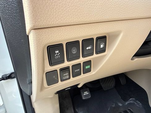 Used 2020 Nissan Rogue SV AWD/4WD image 23