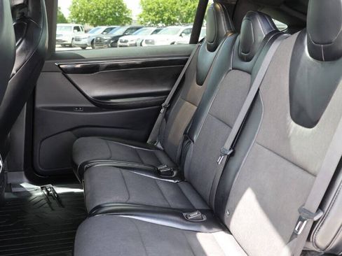 Used 2018 Tesla Model X 75D AWD/4WD image 17