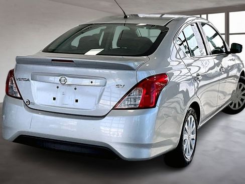 Used 2017 Nissan Versa SV image 3