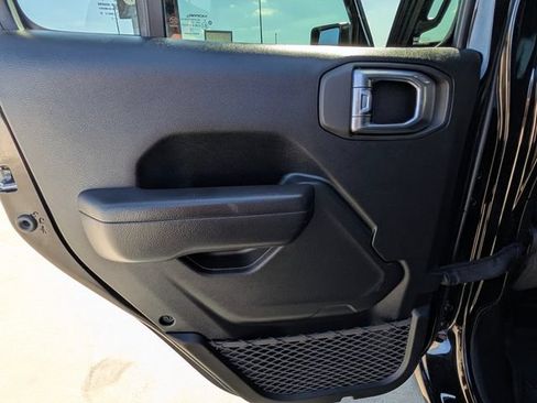 Used 2022 Jeep Wrangler Unlimited Sport AWD/4WD image 15