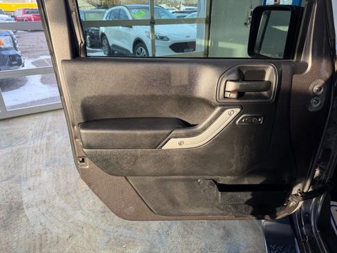 Used 2014 Jeep Wrangler Unlimited Sahara w/ Dual Top Group image 21