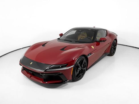 Used 2025 Ferrari 12Cilindri RWD image 2
