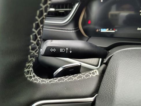 New 2025 Jeep Grand Cherokee L Laredo AWD/4WD image 18