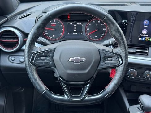 Used 2025 Chevrolet Trax RS w/ Driver Confidence Package FWD image 26