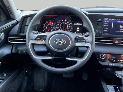 Used 2023 Hyundai Elantra SEL FWD image 5