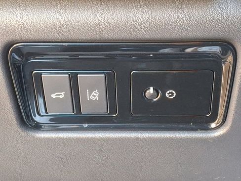 Used 2018 Jaguar F-PACE S image 26