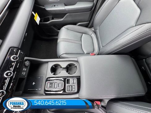 New 2025 Honda Pilot Touring image 30