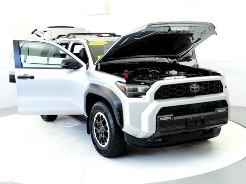 Used 2025 Toyota 4Runner TRD Off-Road Premium w/ Tow Technology Package AWD/4WD image 9