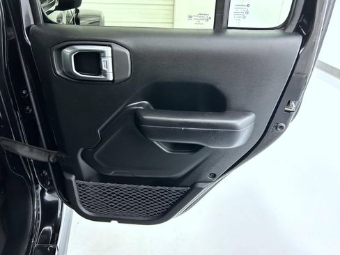 Used 2020 Jeep Wrangler Unlimited Rubicon AWD/4WD image 17