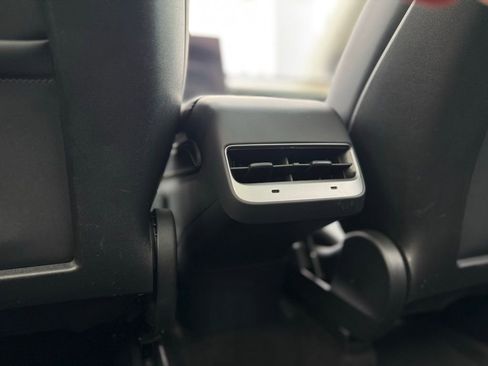 Used 2021 Tesla Model Y Long Range image 25