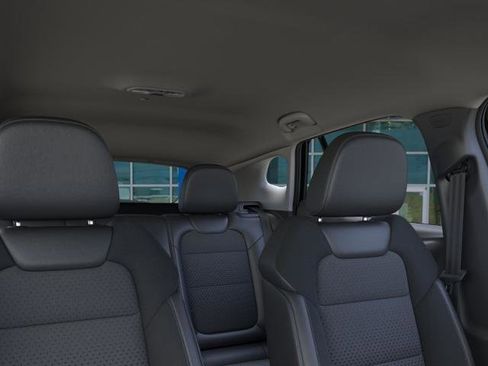 New 2026 Chevrolet Trax LT w/ LT Convenience Package FWD image 24