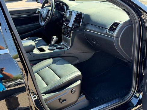 Used 2019 Jeep Grand Cherokee Limited image 23