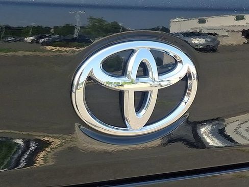 Used 2026 Toyota Corolla Cross XLE FWD image 27