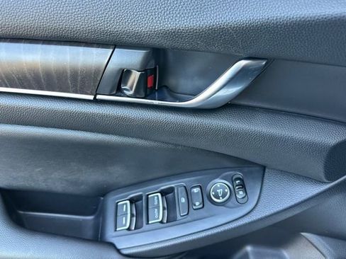 Certified 2019 Honda Accord EX image 10