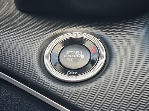 Used 2025 Jeep Grand Cherokee Laredo RWD image 20
