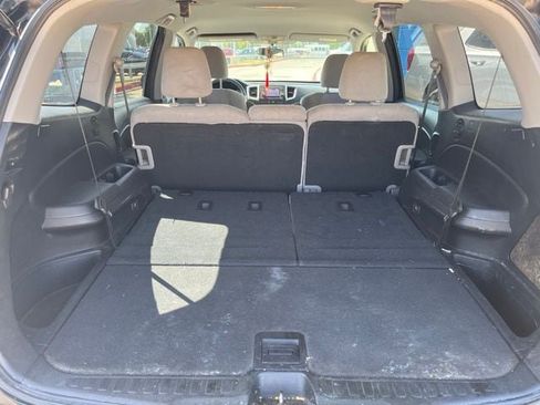 Used 2017 Honda Pilot LX image 6