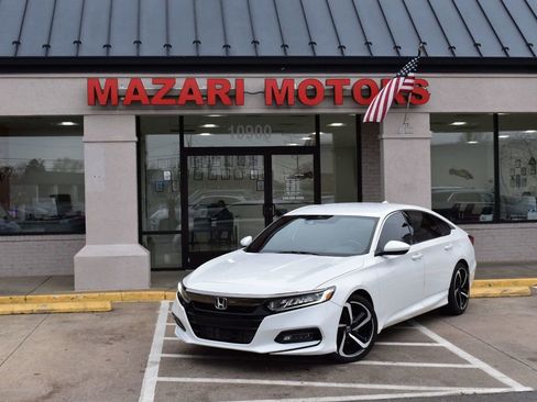 Used 2018 Honda Accord Sport image 2