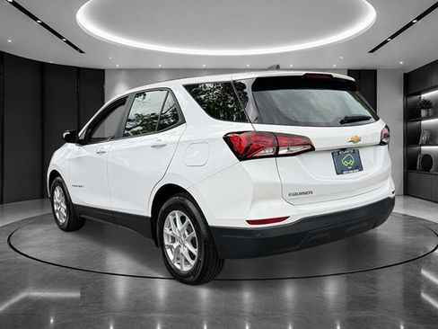 Used 2023 Chevrolet Equinox LS w/ Driver Confidence II Package FWD image 4