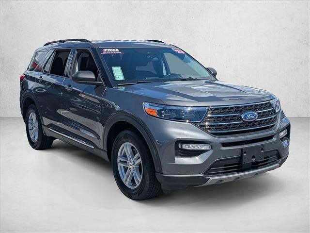 Used 2023 Ford Explorer XLT w/ Equipment Group 202A AWD/4WD image 3
