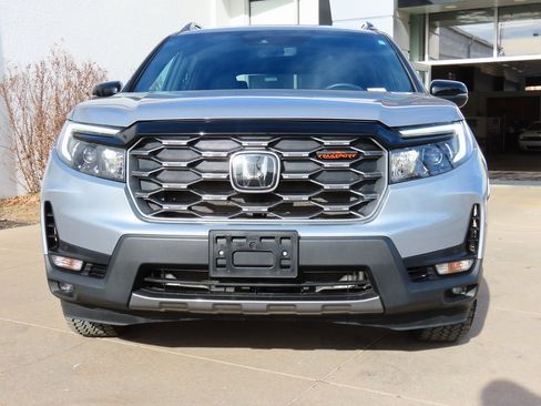 Used 2024 Honda Passport TrailSport image 3