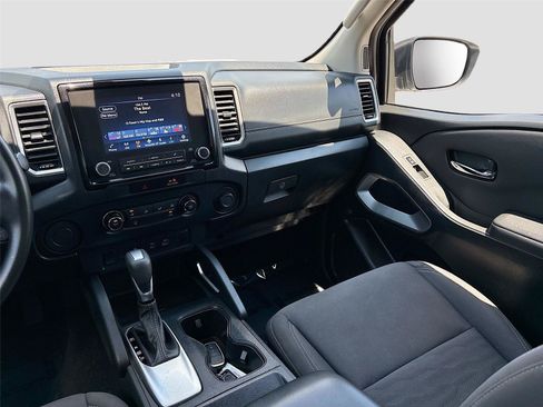 Used 2022 Nissan Frontier SV w/ Technology Package RWD image 21