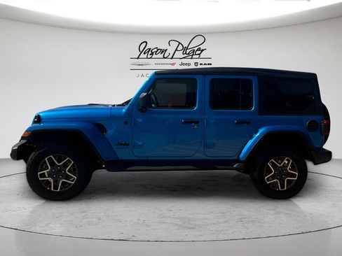 Used 2025 Jeep Wrangler Unlimited Sahara AWD/4WD image 6