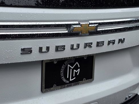 Used 2021 Chevrolet Suburban LT RWD image 32