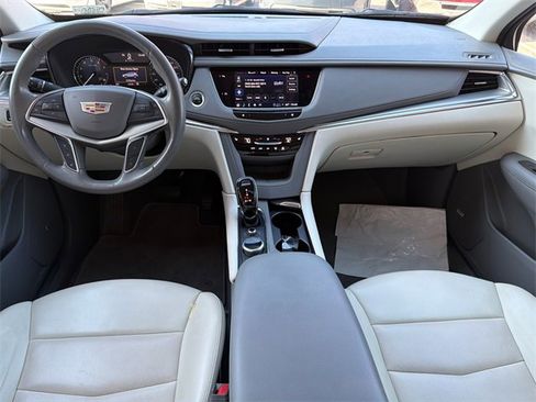 Certified 2022 Cadillac XT5 Premium Luxury image 19