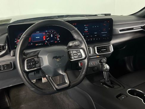 Used 2025 Ford Mustang Premium image 11
