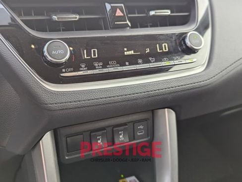 Used 2023 Toyota Corolla Cross XLE image 19