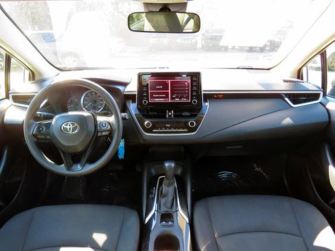 Used 2020 Toyota Corolla LE image 22